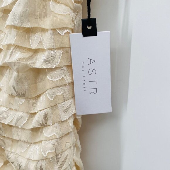 ASTR the Label Erina Ruched Short Puff Sleeve Mini Dress M Cream Lacy Bridal - Picture 8 of 8